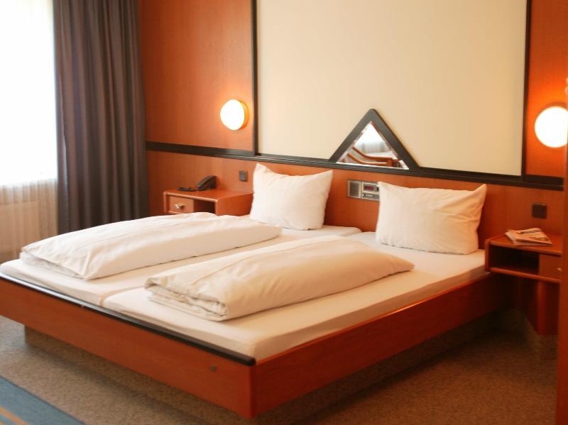 Top Hotel Senator Munich - Genel