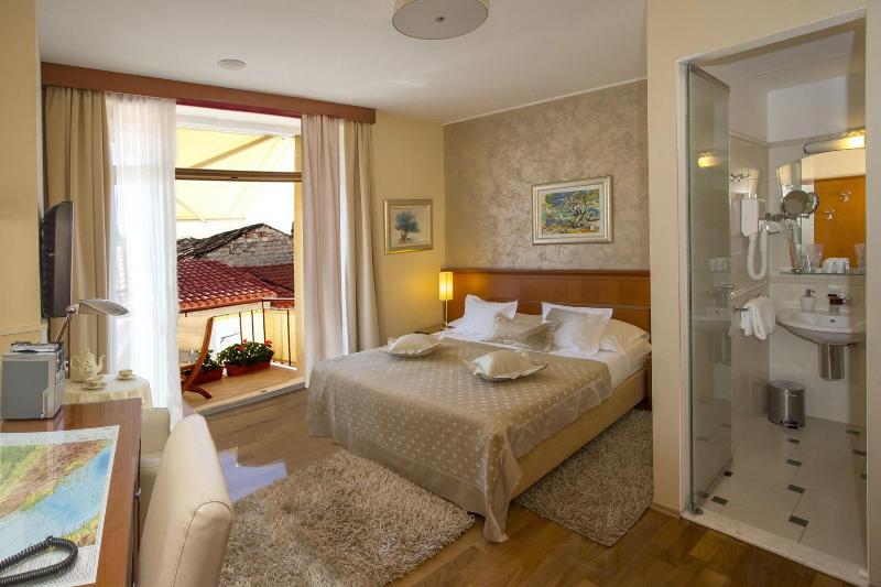 Hotel Royal Suites - Genel