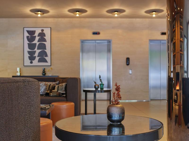 Adina Apartment Hotel Berlin Mitte - Lobi