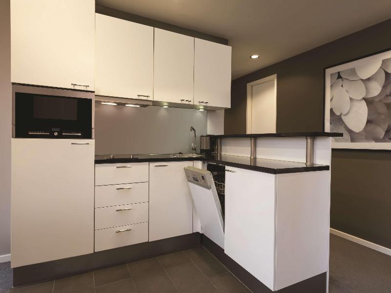 Adina Apartment Hotel Berlin Mitte - Oda