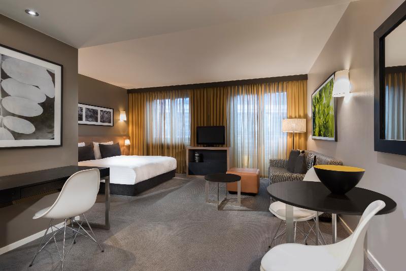 Adina Apartment Hotel Berlin Mitte - Oda