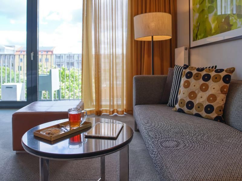 Adina Apartment Hotel Berlin Mitte - Oda