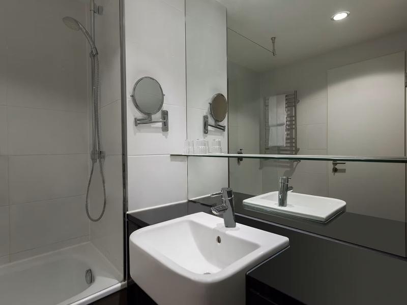 Adina Apartment Hotel Berlin Mitte - Oda