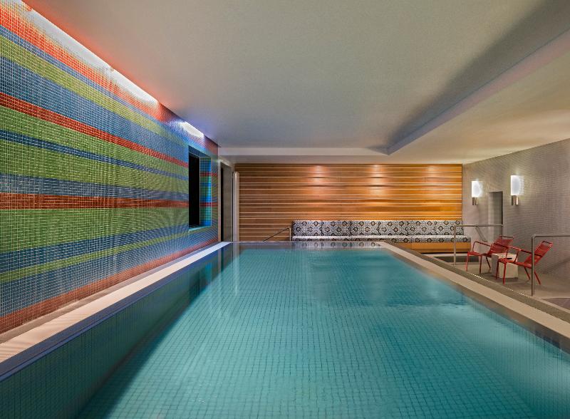 Adina Apartment Hotel Berlin Mitte - Havuz