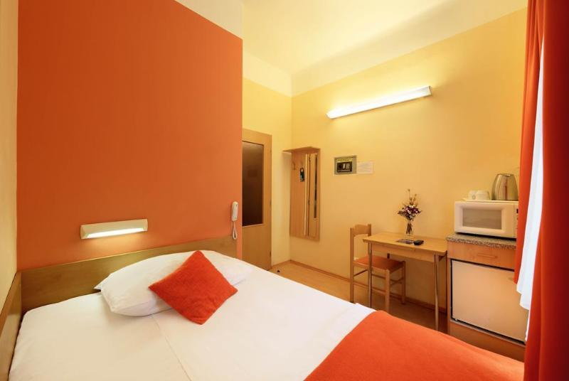 Hotel Golden City Garni - Oda