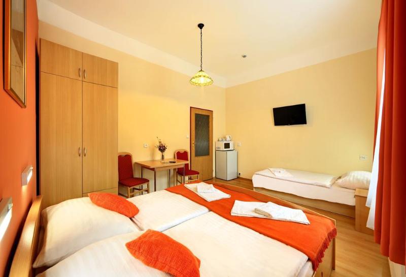 Hotel Golden City Garni - Oda