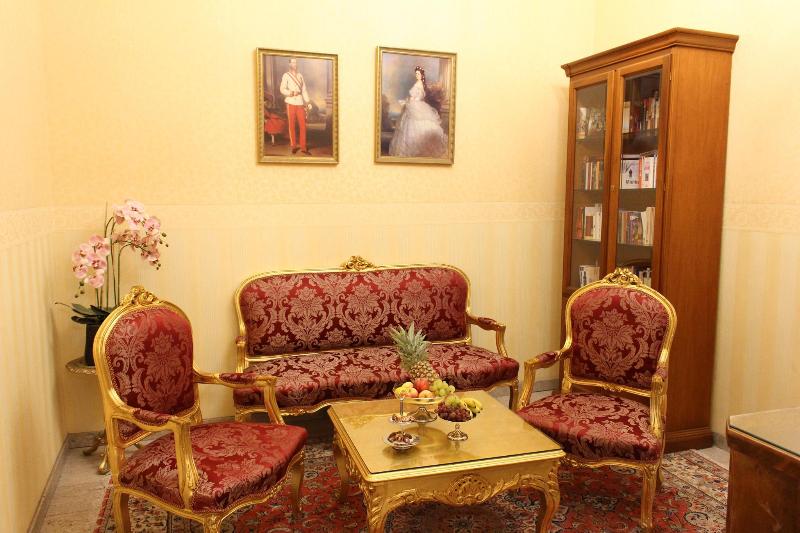 Opera Suites self check in - Lobi