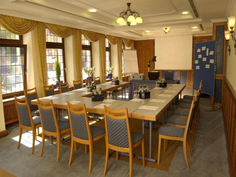 City Partner Hotel Strauss - Genel