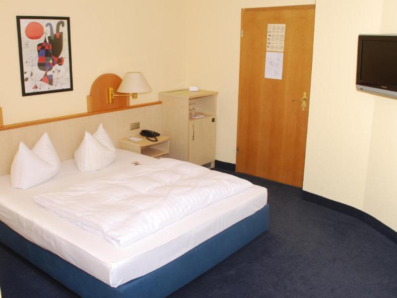 City Partner Hotel Strauss - Genel