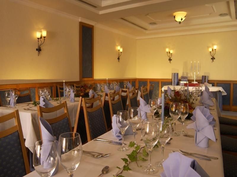 City Partner Hotel Strauss - Genel