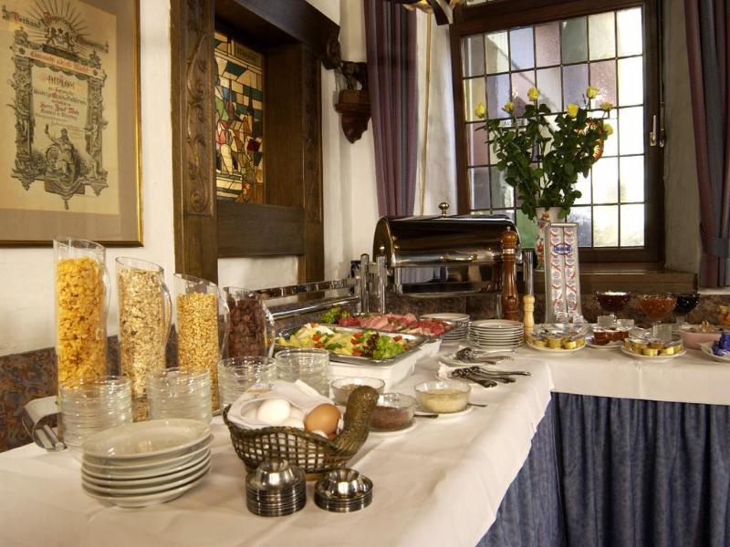 City Partner Hotel Strauss - Genel