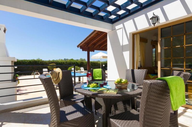 Panareti Coral Bay Resort - Teras