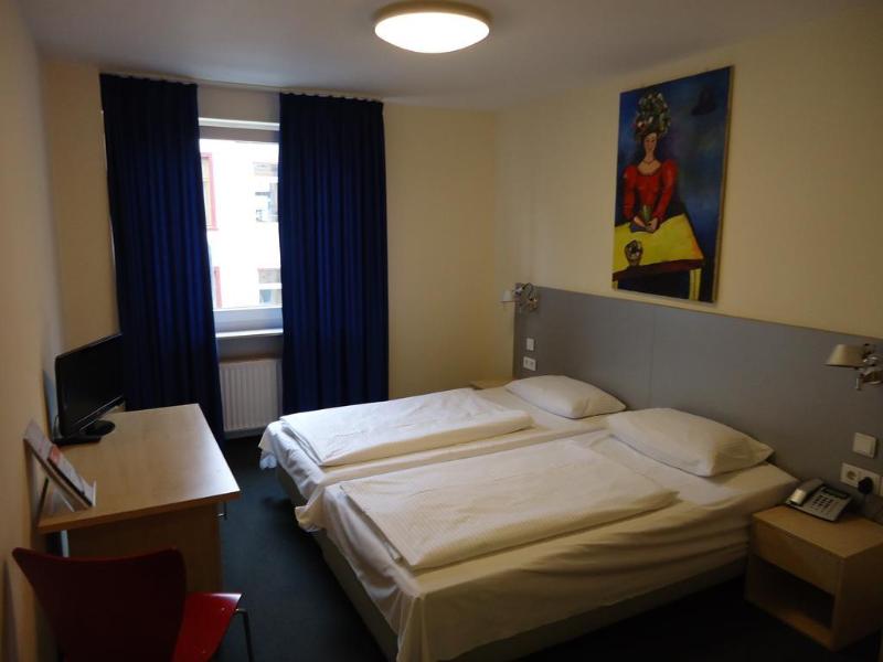 Hotel Munchner Hof - Genel
