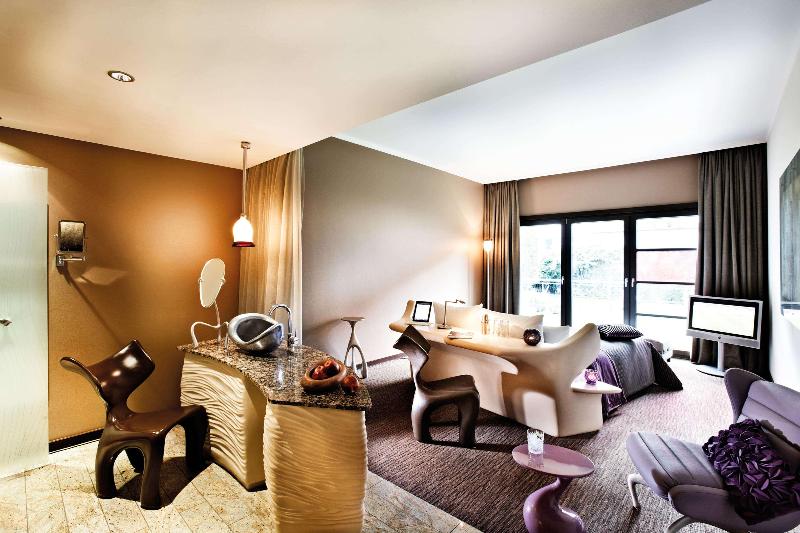 East Hotel - Oda