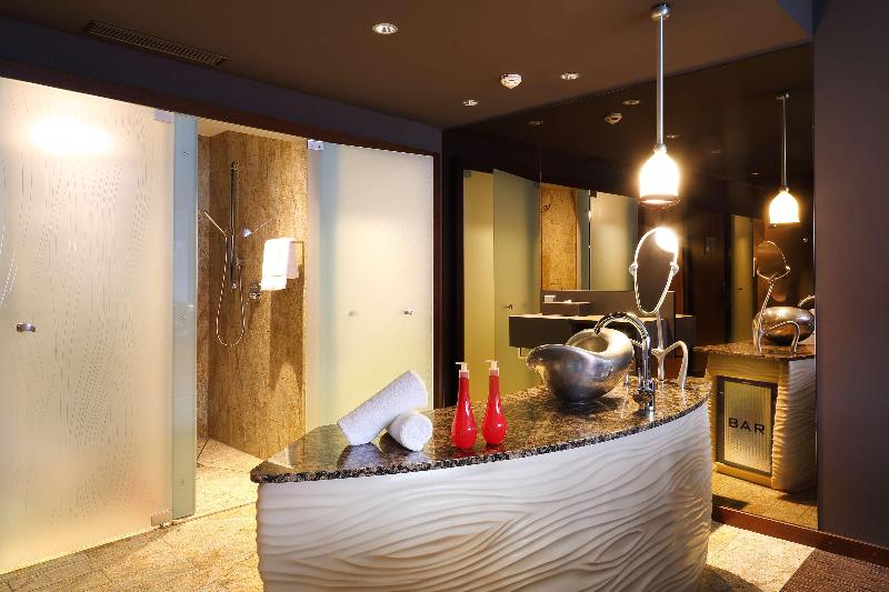 East Hotel - Oda