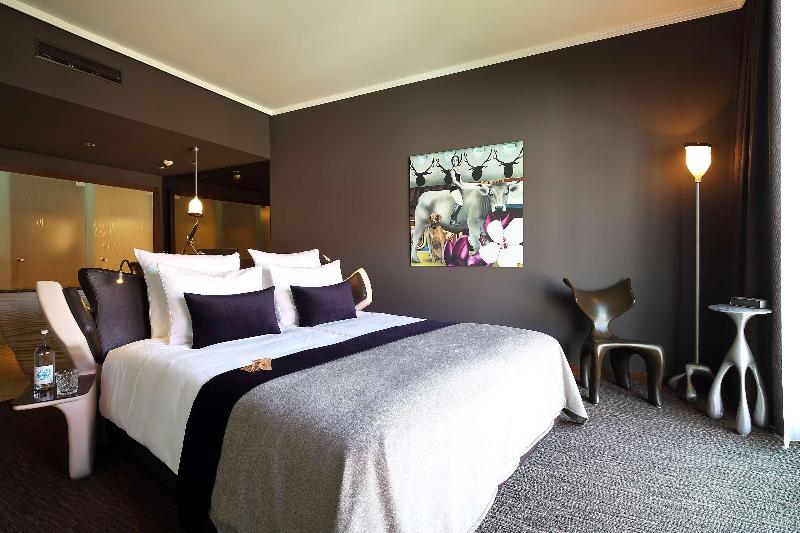 East Hotel - Oda