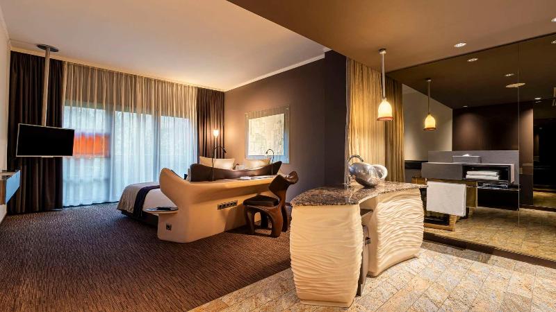 East Hotel - Oda