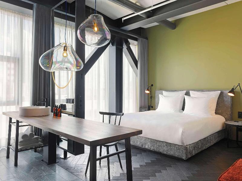 East Hotel - Oda