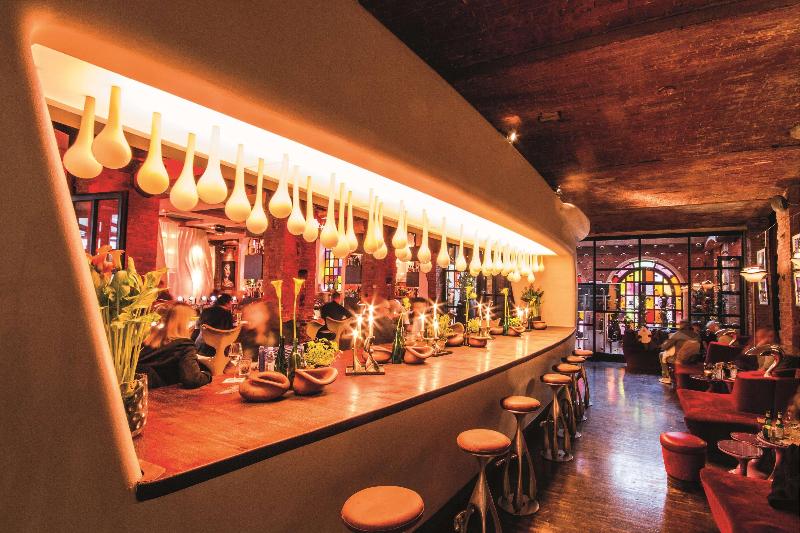 East Hotel - Restoran