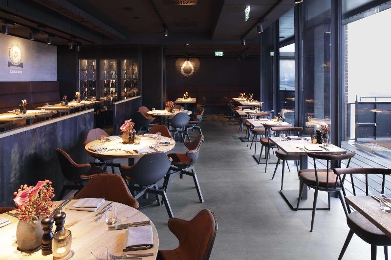 East Hotel - Restoran