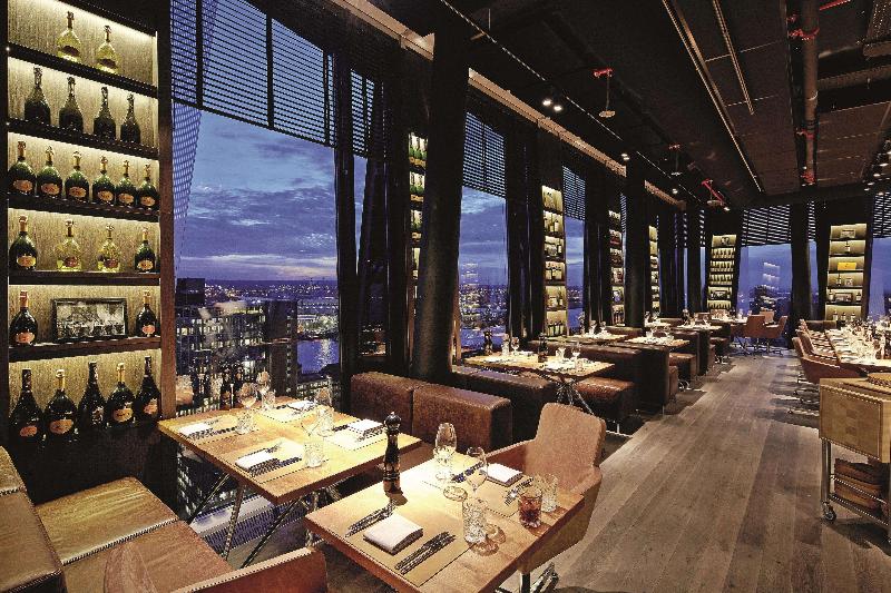 East Hotel - Restoran