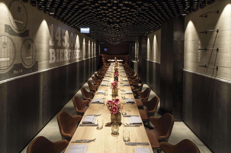East Hotel - Restoran