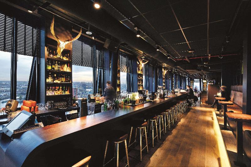 East Hotel - Restoran