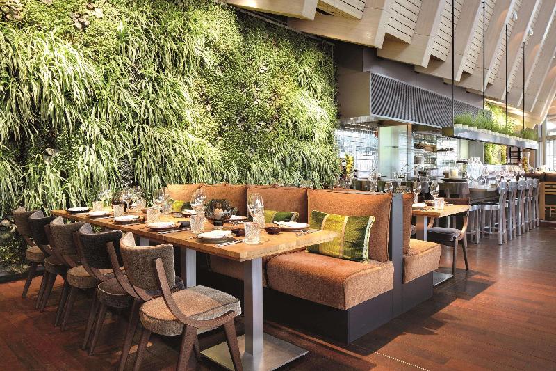East Hotel - Restoran
