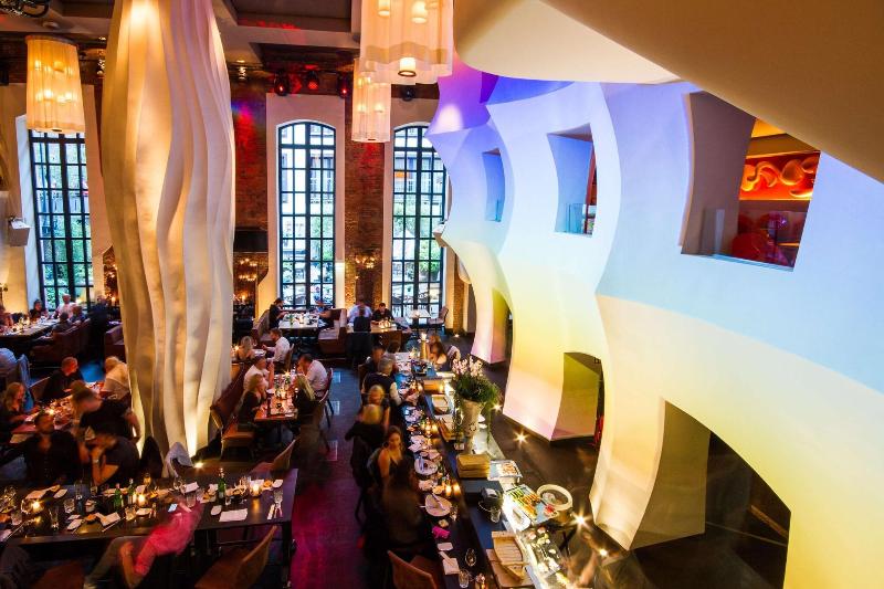 East Hotel - Restoran