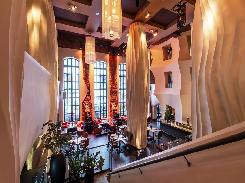 East Hotel - Restoran