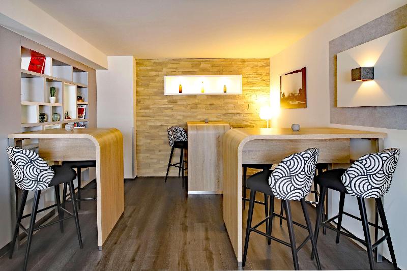 Tulip Inn Frankfurt Airport - Lobi