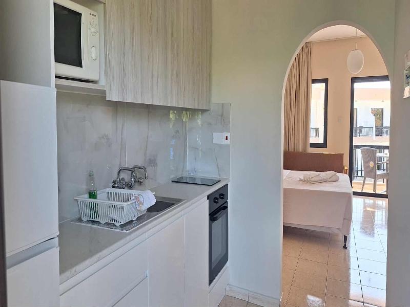 Anna Hotel Apartments - Oda