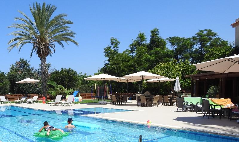 Anna Hotel Apartments - Havuz