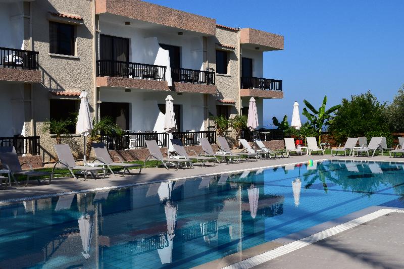 Anna Hotel Apartments - Havuz