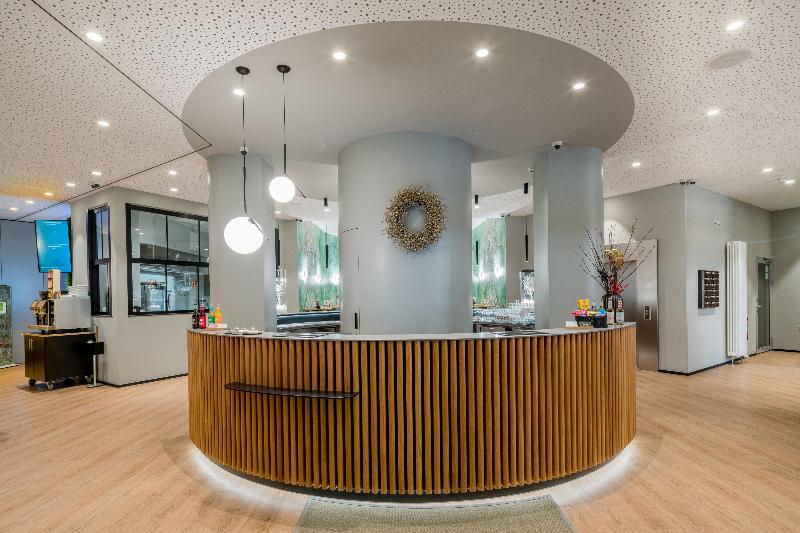 KOOS Hotel&Apartments - Lobi