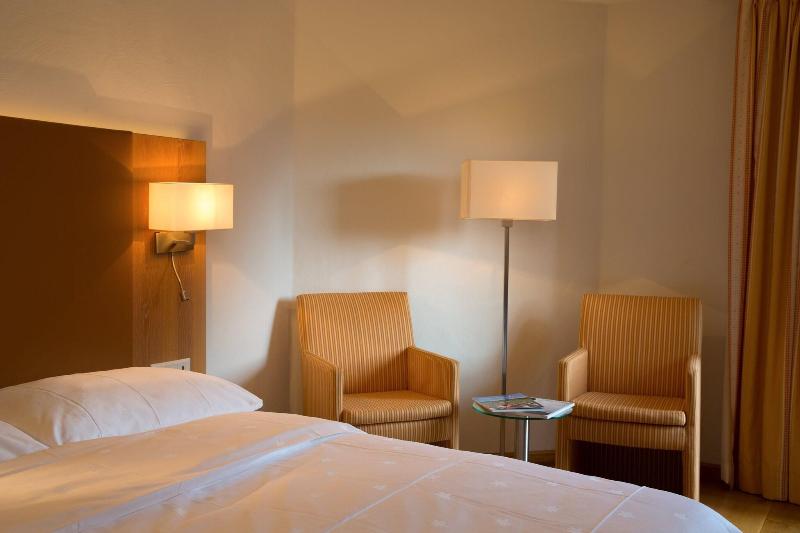 Helvetia Intergolf - Hotel & Apparthotel - Oda