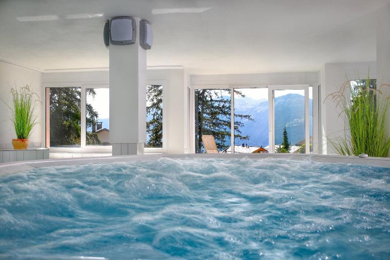 Helvetia Intergolf - Hotel & Apparthotel - Havuz