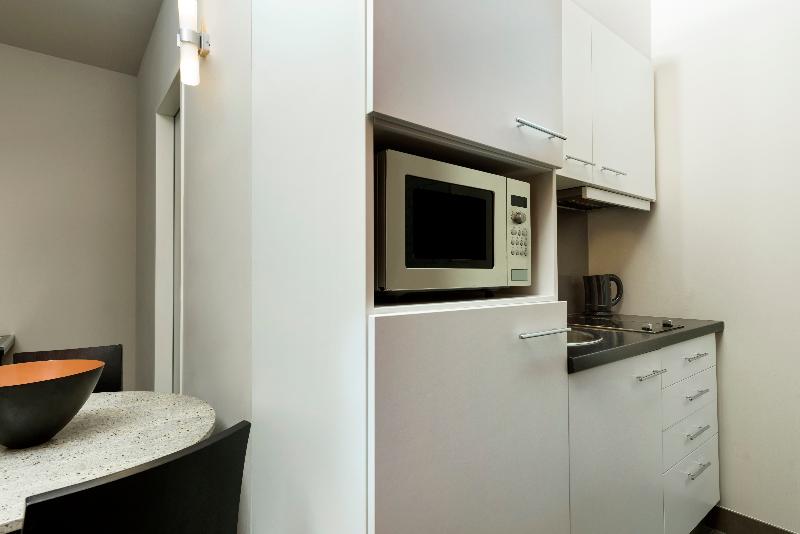 Adina Apartment Hotel Berlin Checkpoint Charlie - Oda