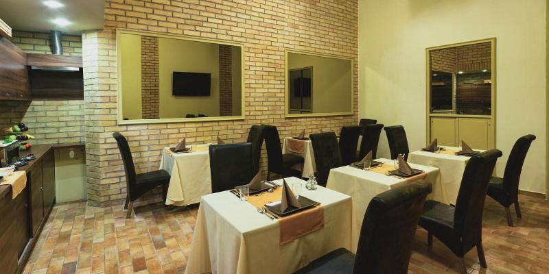 Centrooms House - Restoran