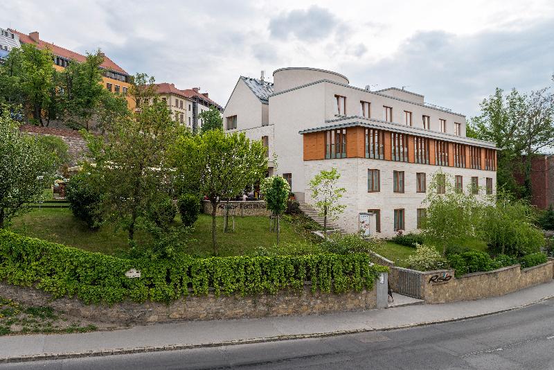 Hotel Castle Garden - Genel