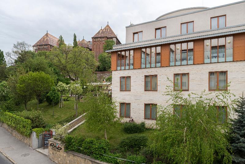 Hotel Castle Garden - Genel