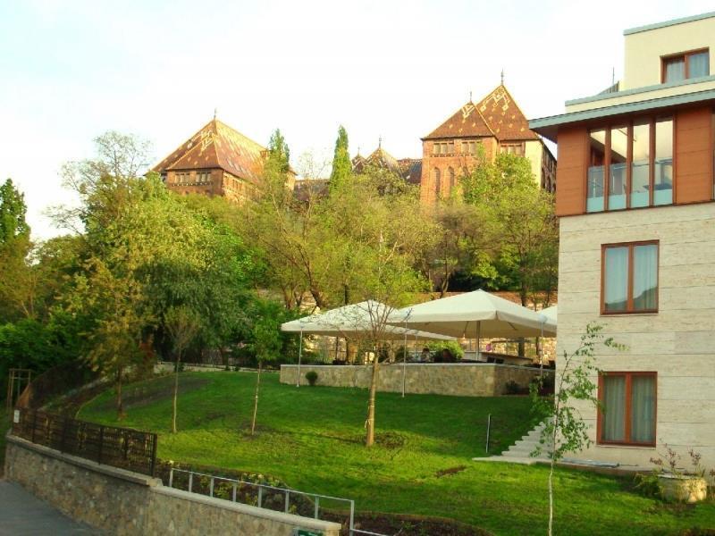 Hotel Castle Garden - Genel
