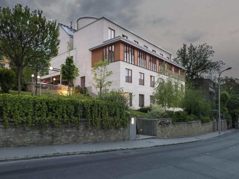 Hotel Castle Garden - Genel