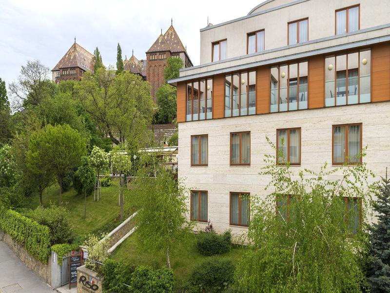 Hotel Castle Garden - Genel