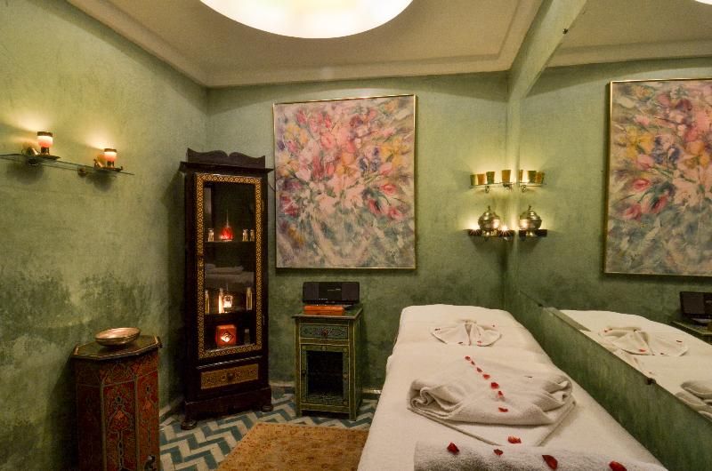 Riad Ben Tachfine - Lobi