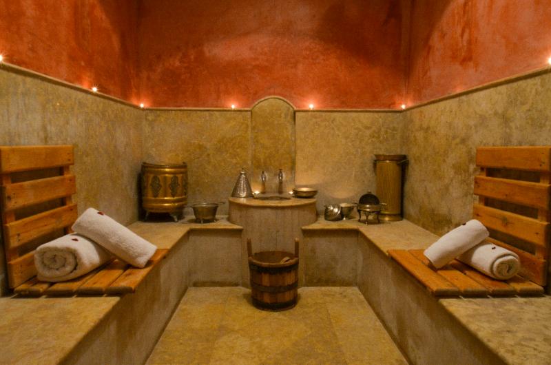 Riad Ben Tachfine - Lobi