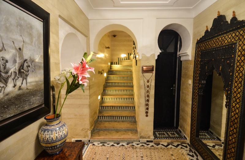 Riad Ben Tachfine - Genel