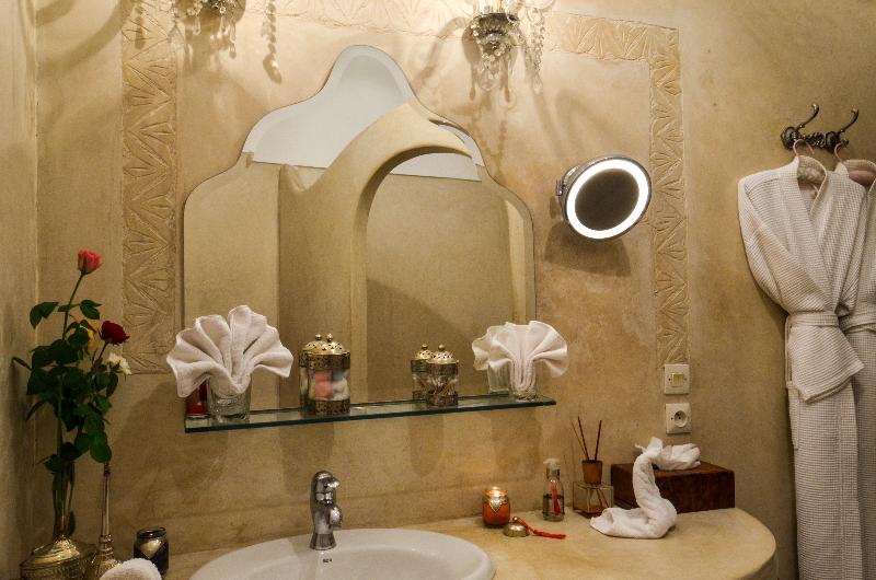 Riad Ben Tachfine - Oda