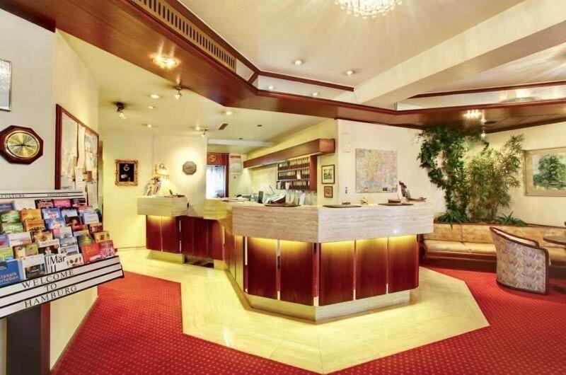 Hotel Senator - Lobi