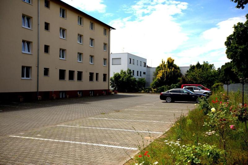 Airport Hotel Walldorf - Genel